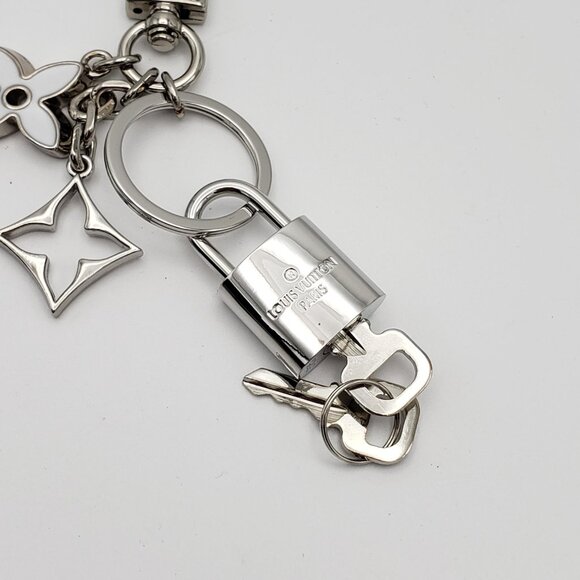 Authentic Louis Vuitton Silver Padlock & Key with Unbranded Metal Bag Keychain - Picture 9 of 9